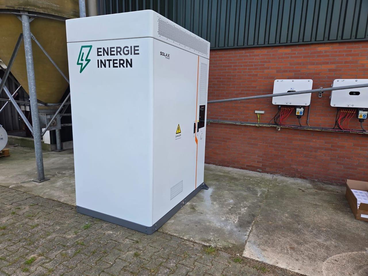 Energie Intern-batterij gekoppeld aan de zonnepanelen van Haghuis